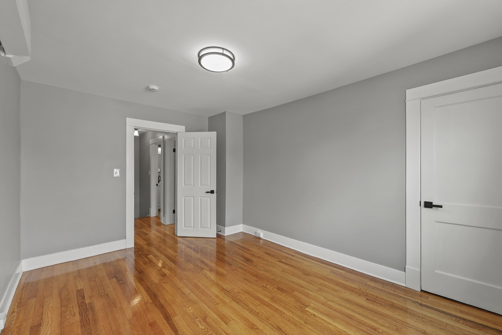 71 Essex St Property Photo 29