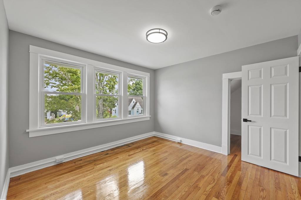 71 Essex St Property Photo 31