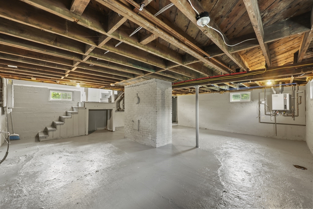 71 Essex St Property Photo 34