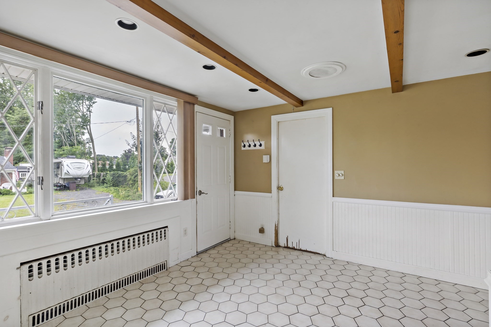 7 Harold Ave Property Photo 5