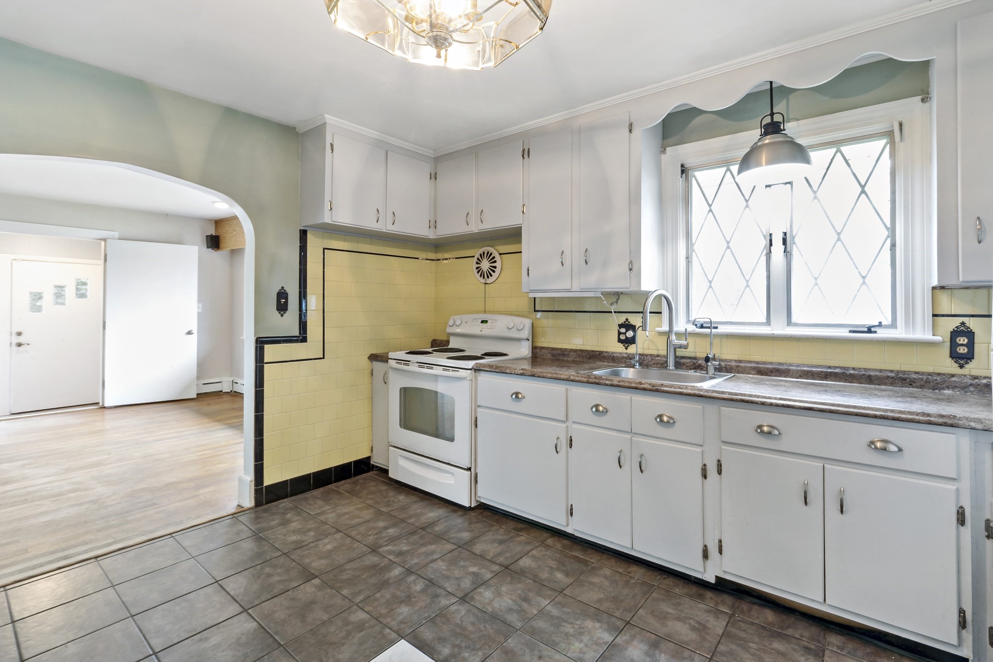 7 Harold Ave Property Photo 7