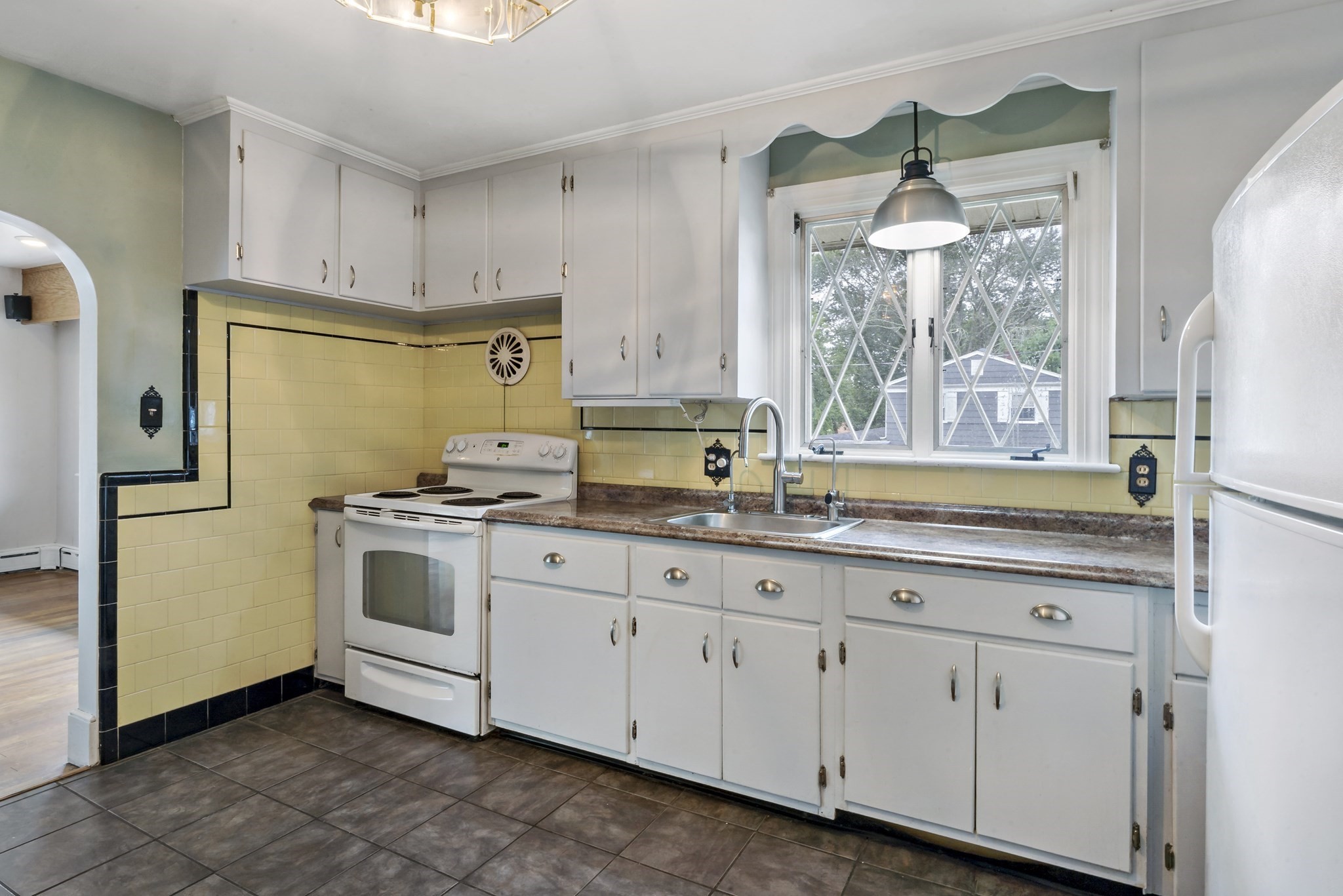 7 Harold Ave Property Photo 9