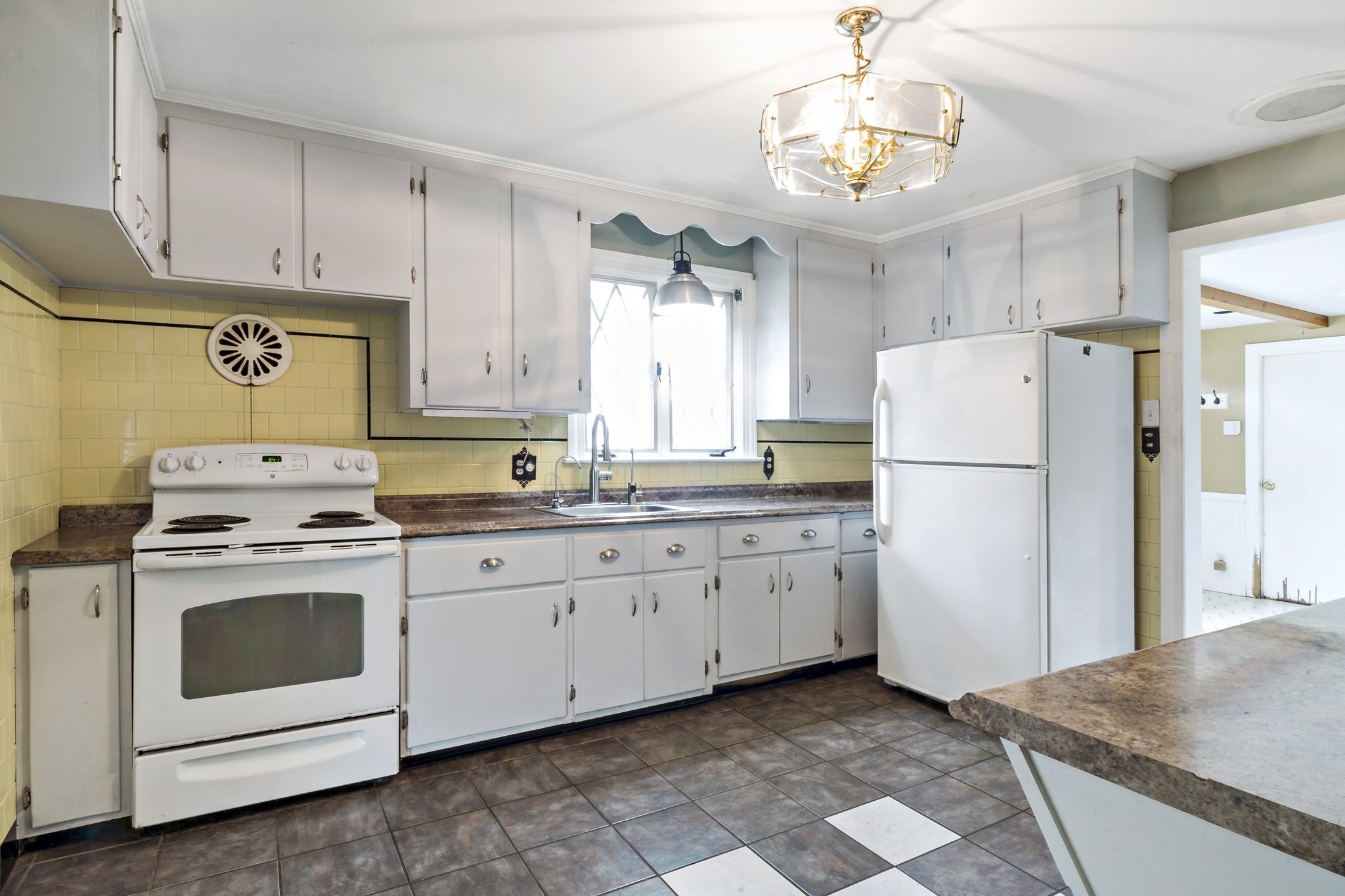 7 Harold Ave Property Photo 10