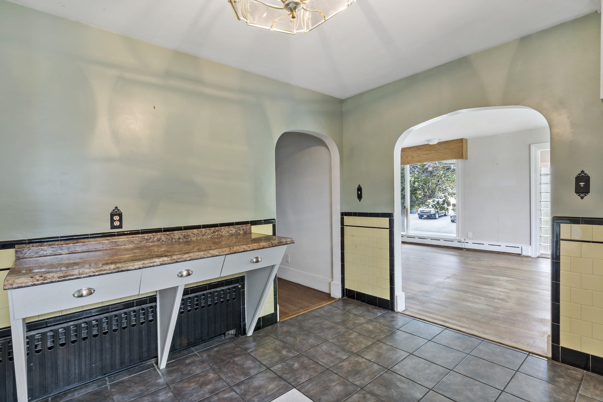 7 Harold Ave Property Photo 11