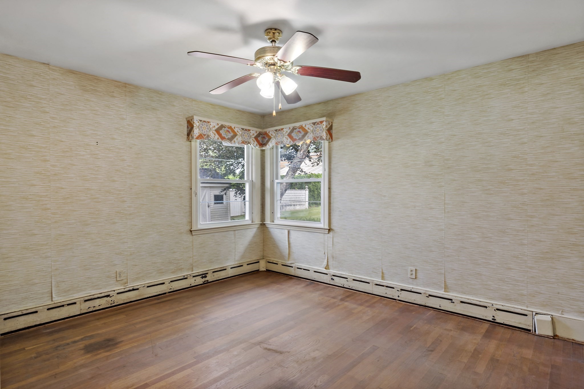 7 Harold Ave Property Photo 18