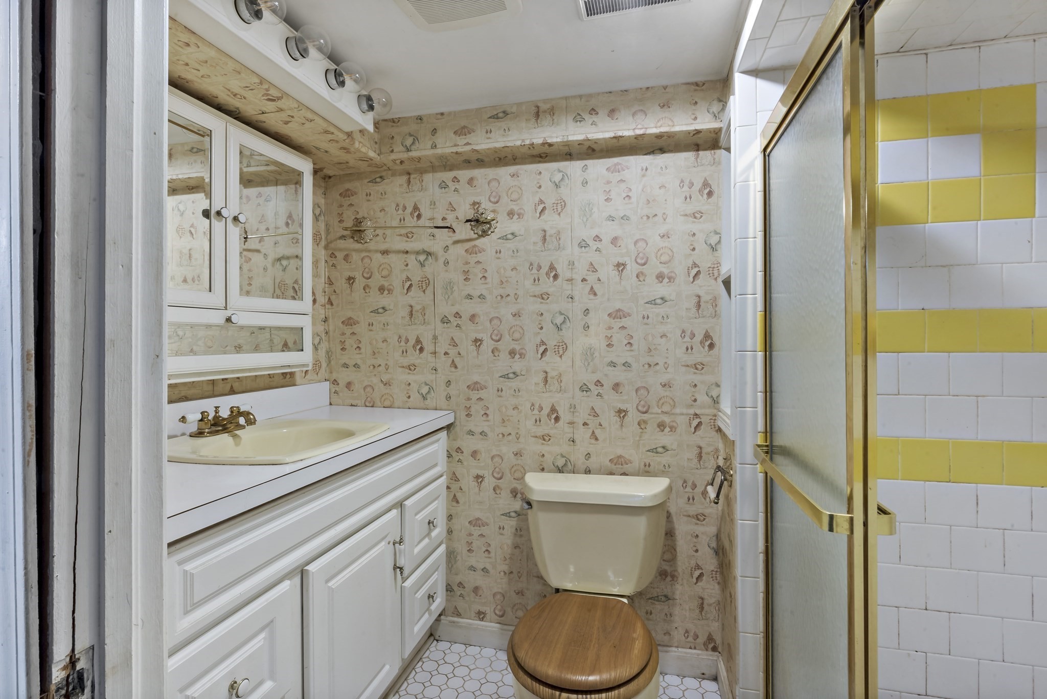 7 Harold Ave Property Photo 25