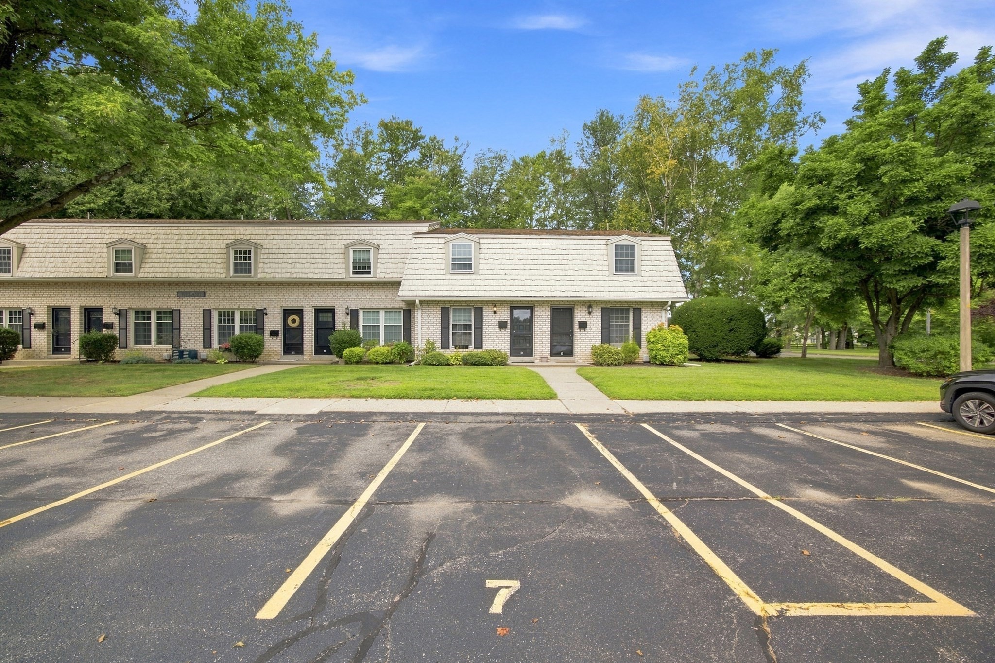 7 Corey Colonial # 7 Property Photo 3