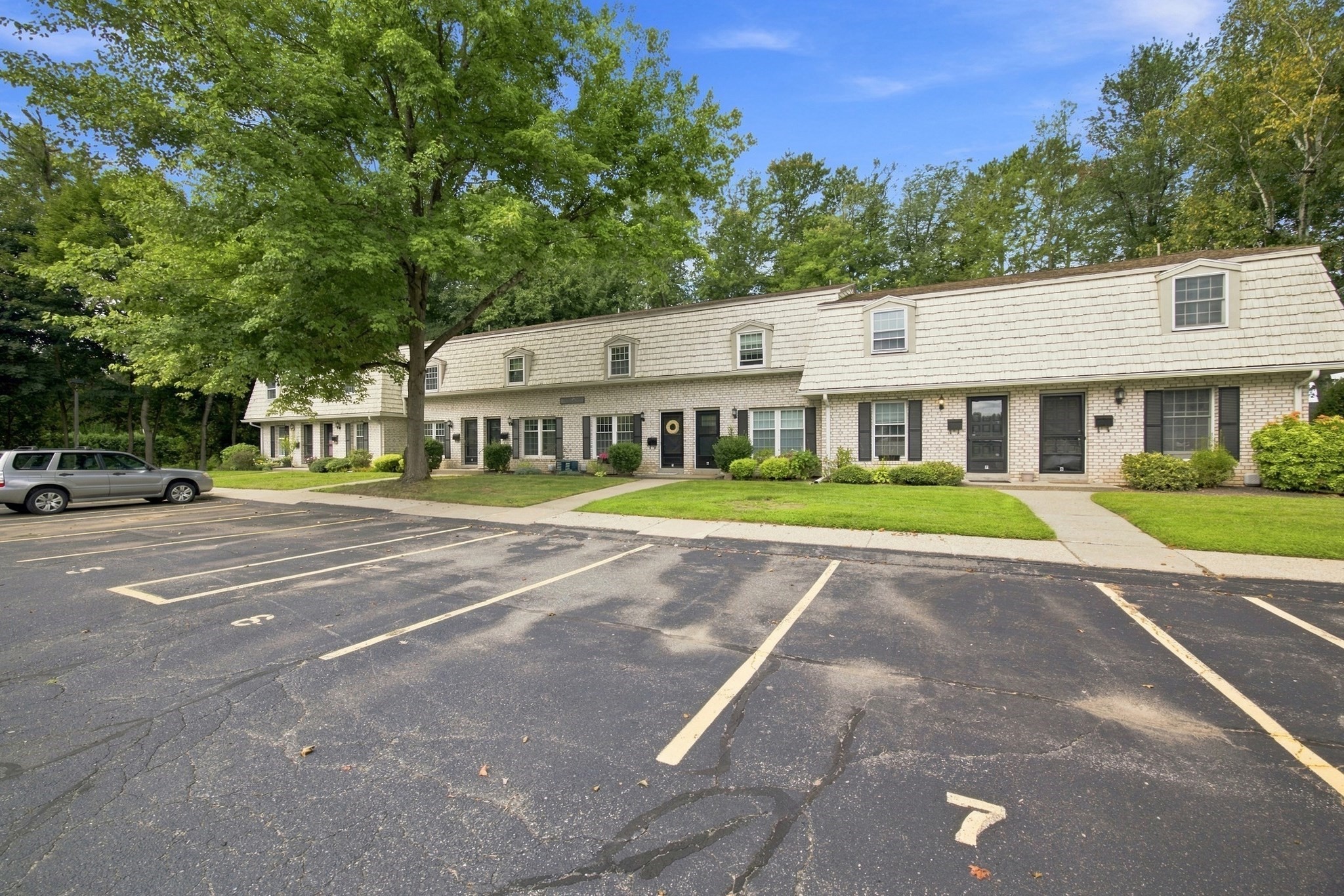 7 Corey Colonial # 7 Property Photo 4