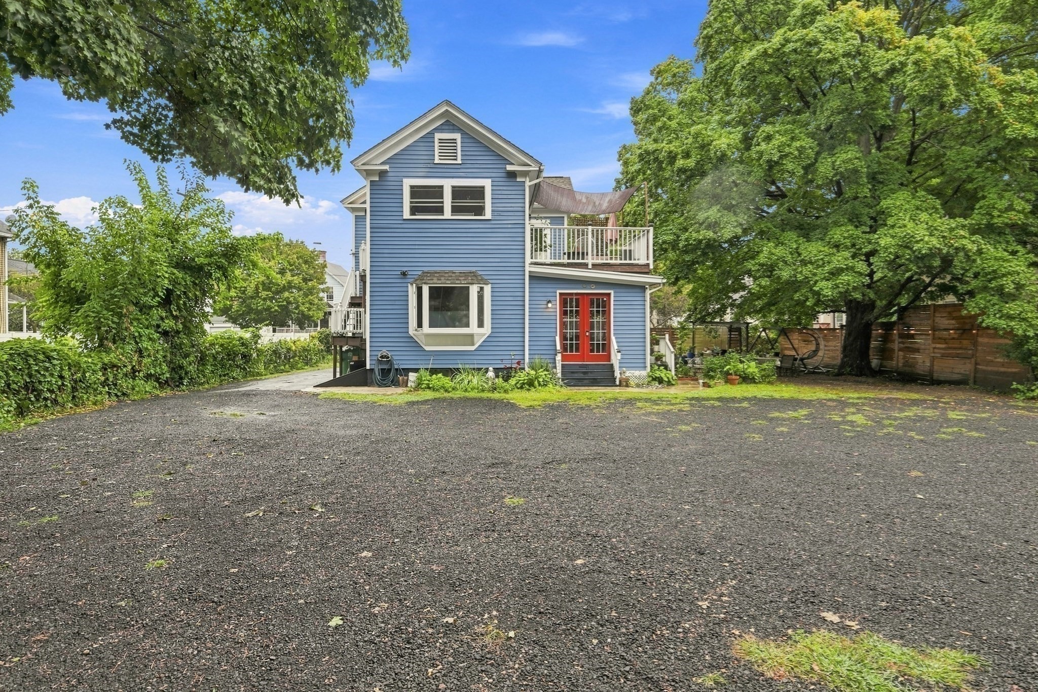 70 Pine St Property Photo 37