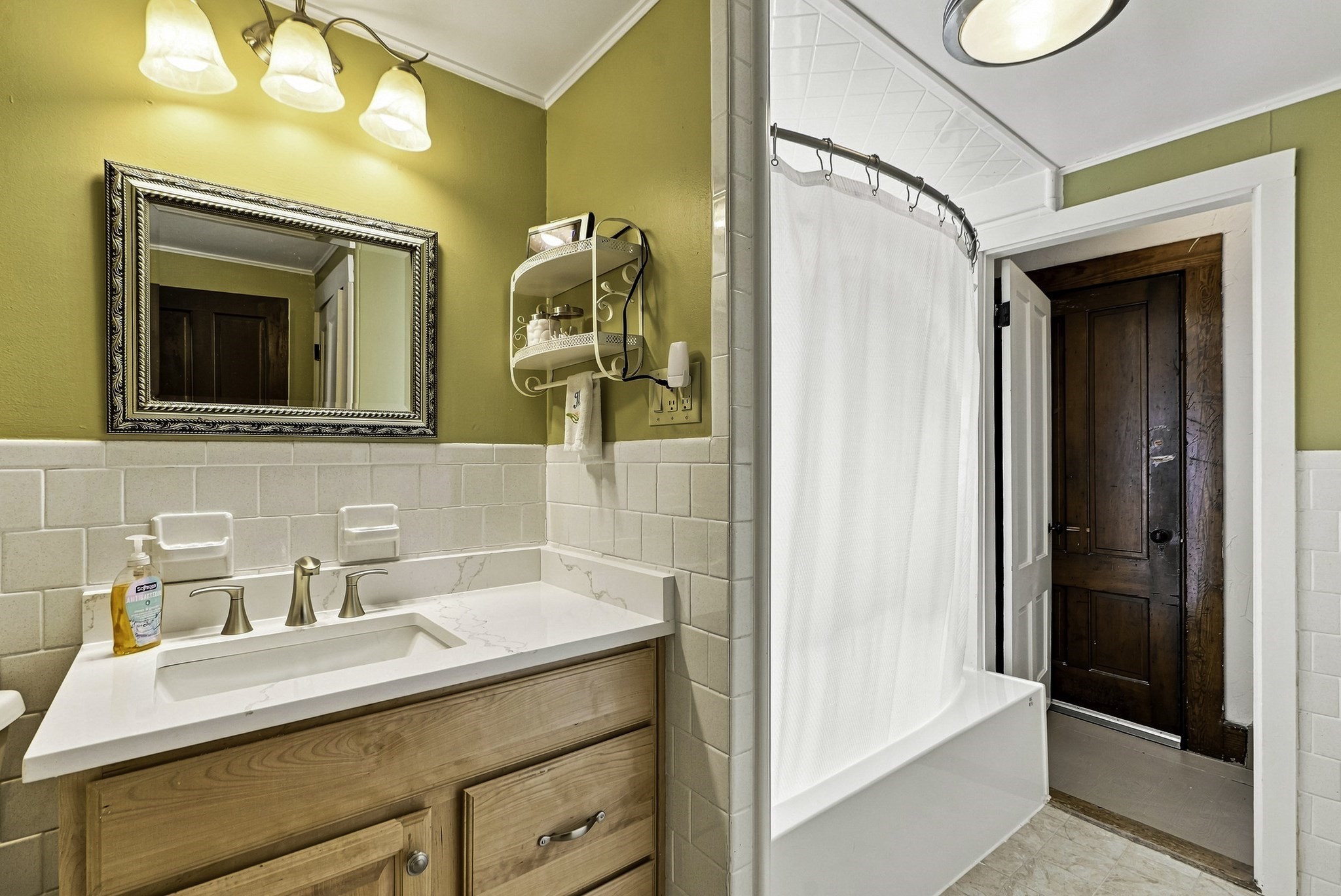2 Gibbon Avenue Property Photo 31
