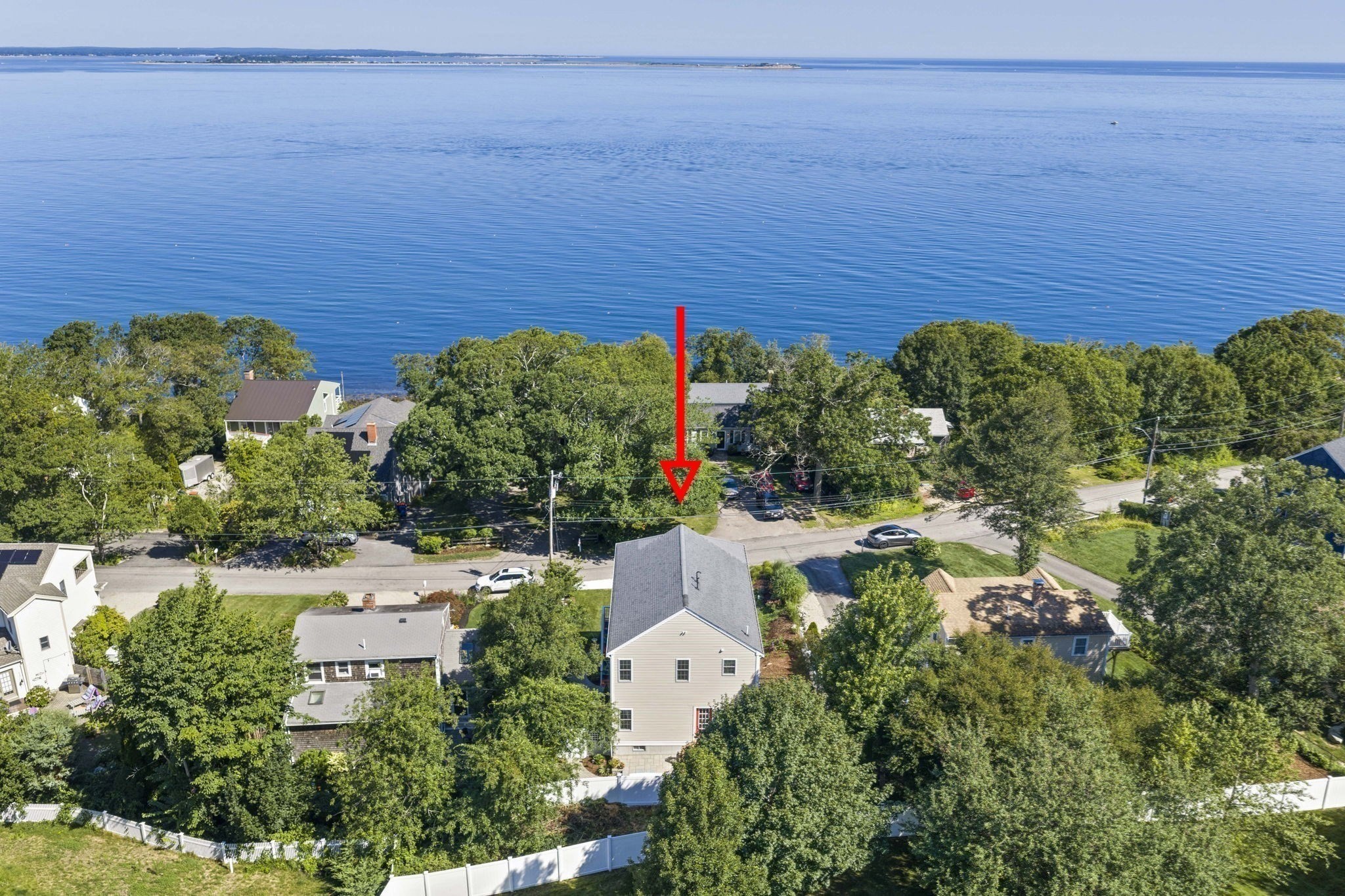 129 Bay Shore Dr Property Photo 3
