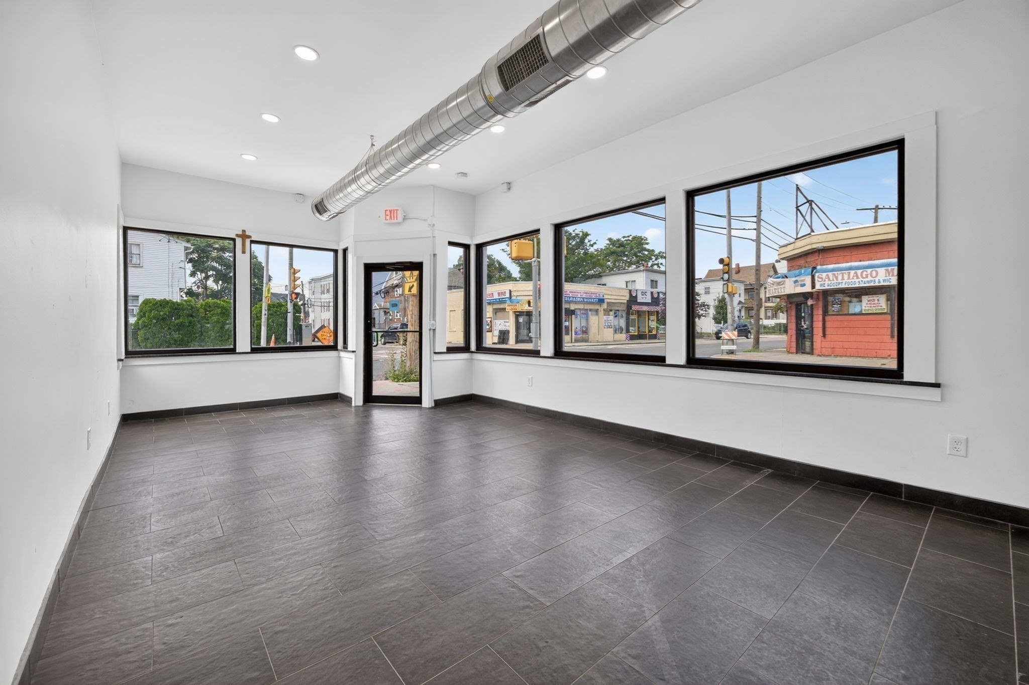 61 Franklin St Property Photo 1