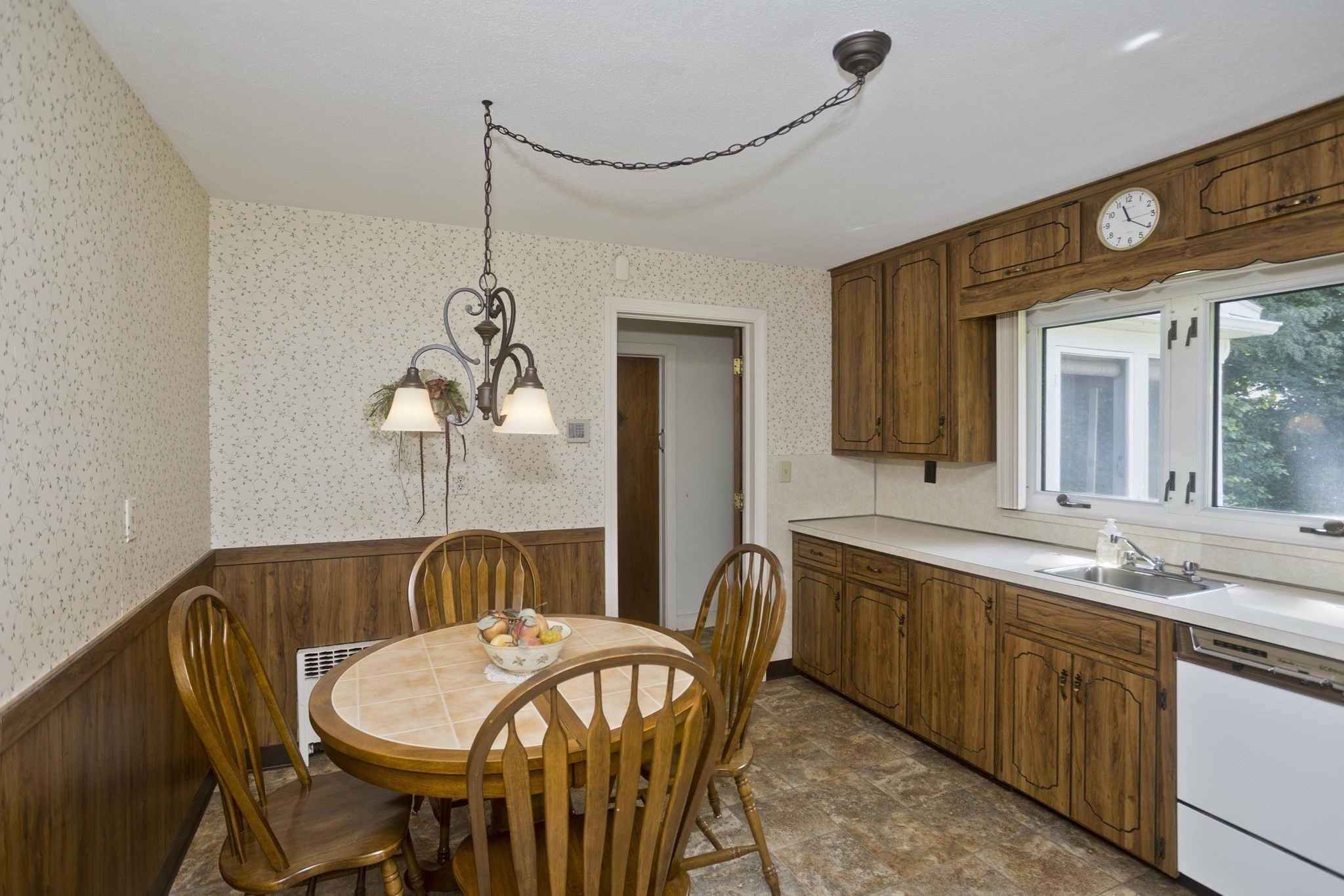 34 Vadnais St Property Photo 4