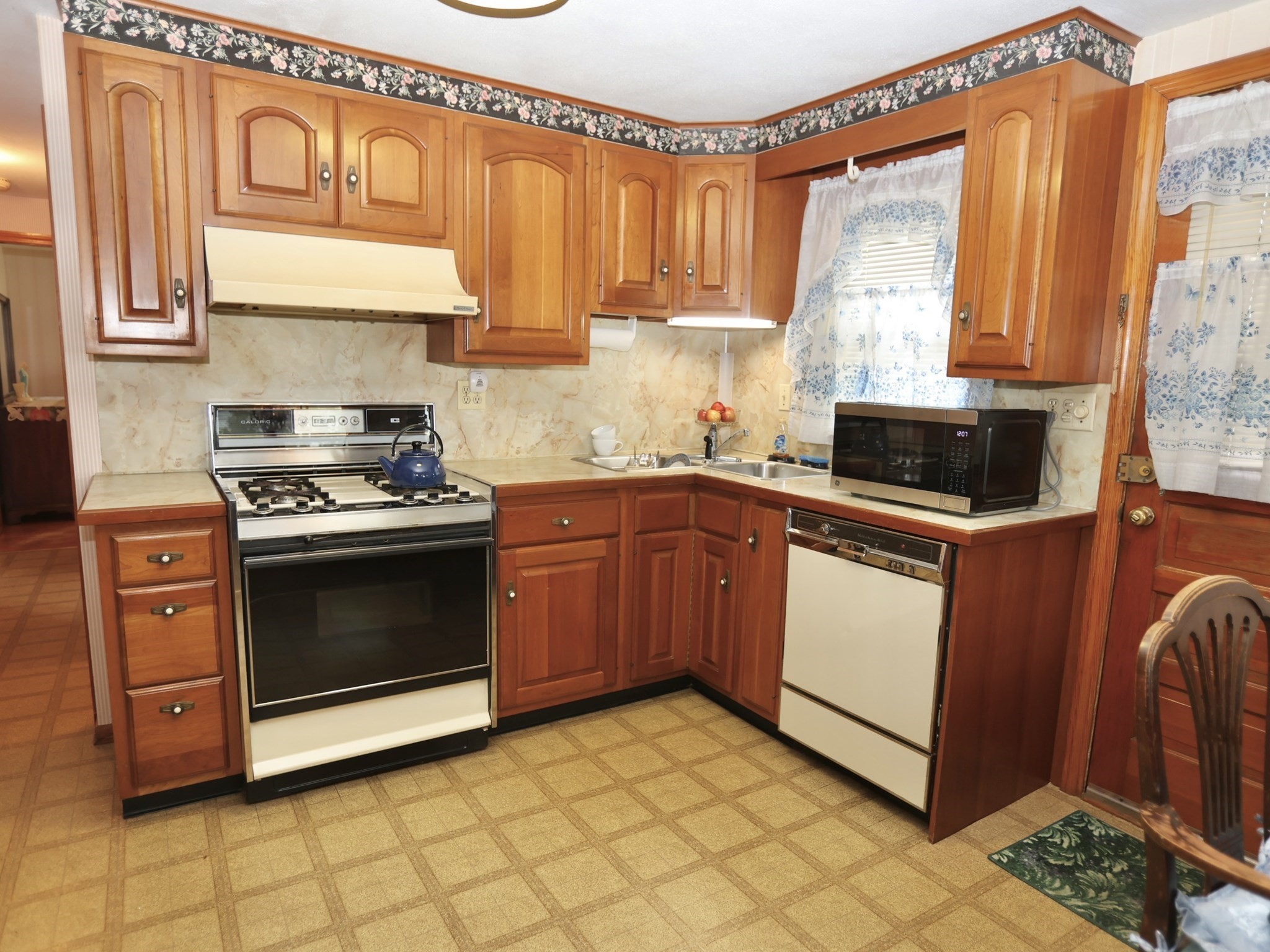 36 Revere St Property Photo 2