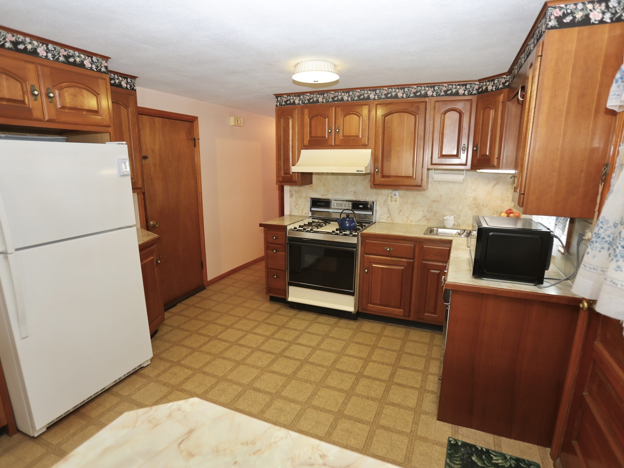 36 Revere St Property Photo 3