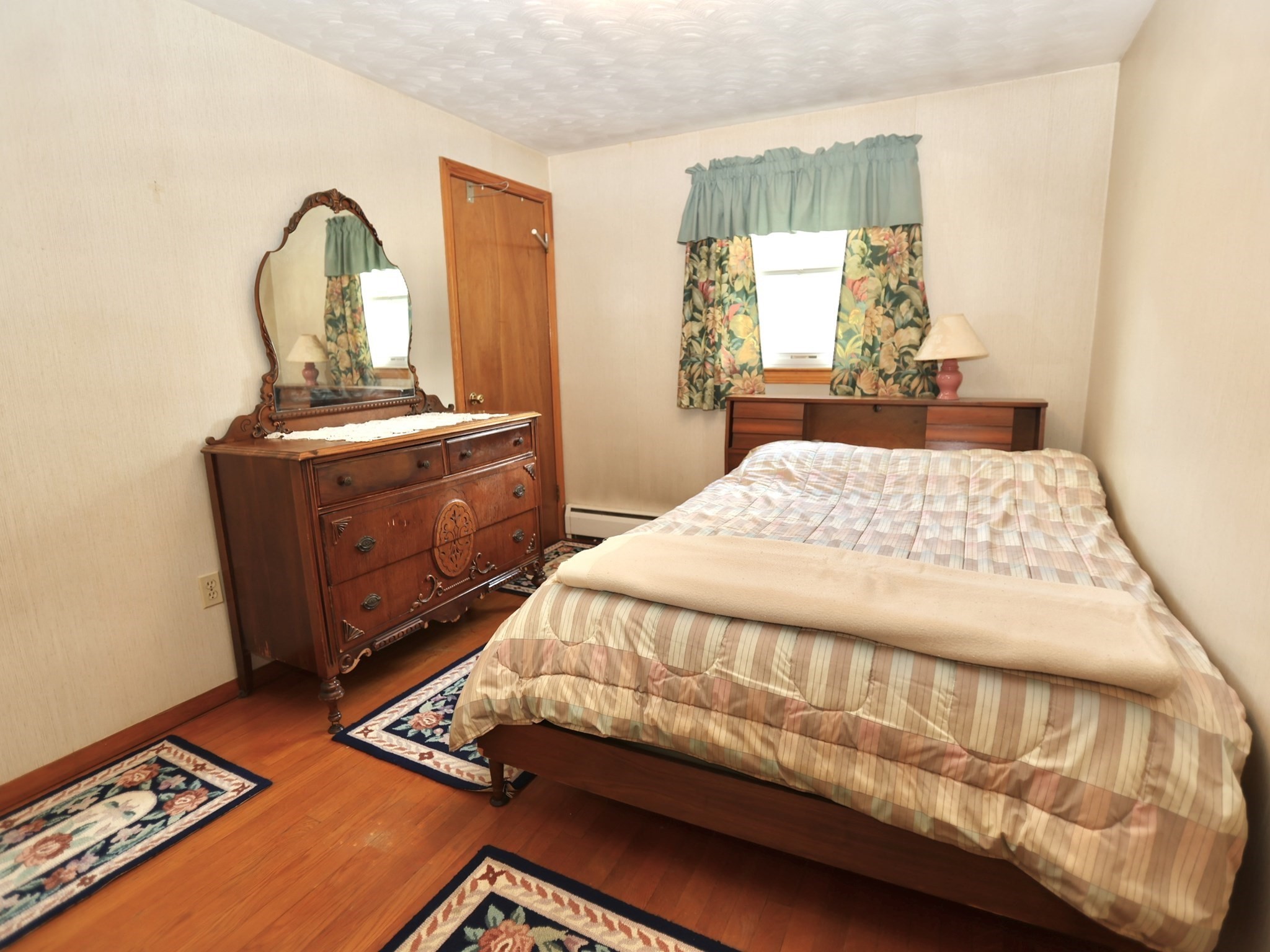 36 Revere St Property Photo 9