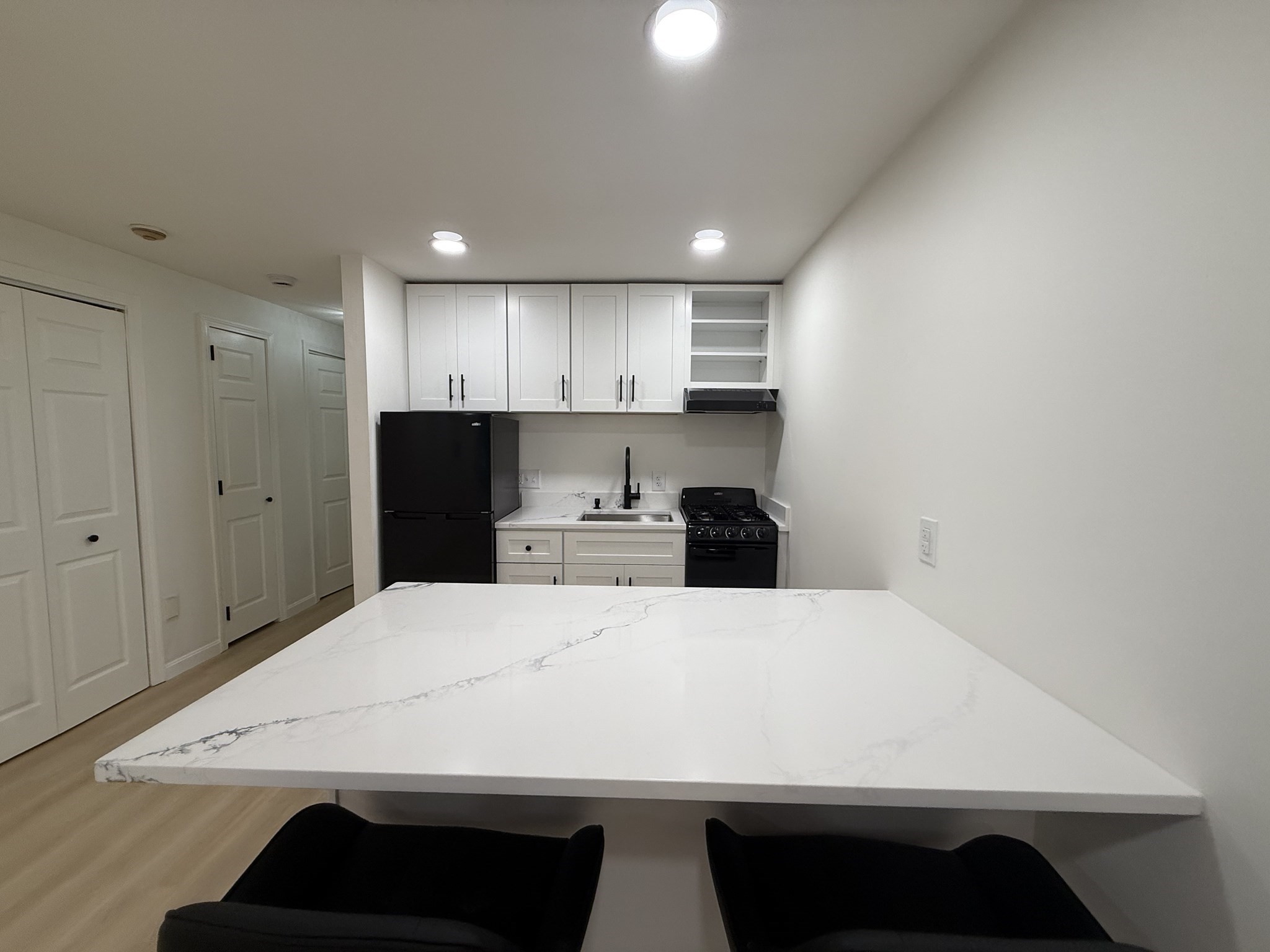 2 Greenbriar Dr # 103 Property Photo 1