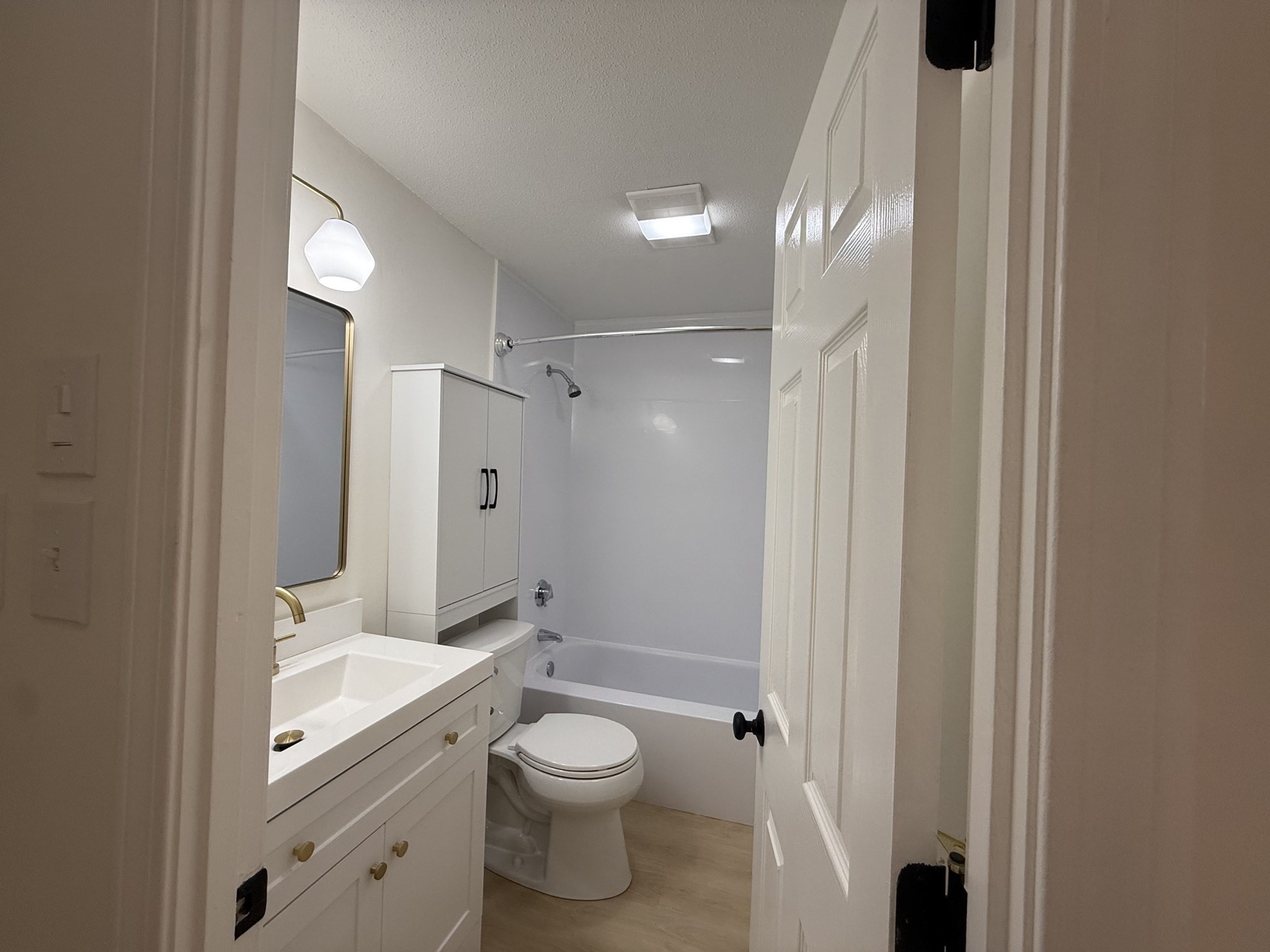 2 Greenbriar Dr # 103 Property Photo 9