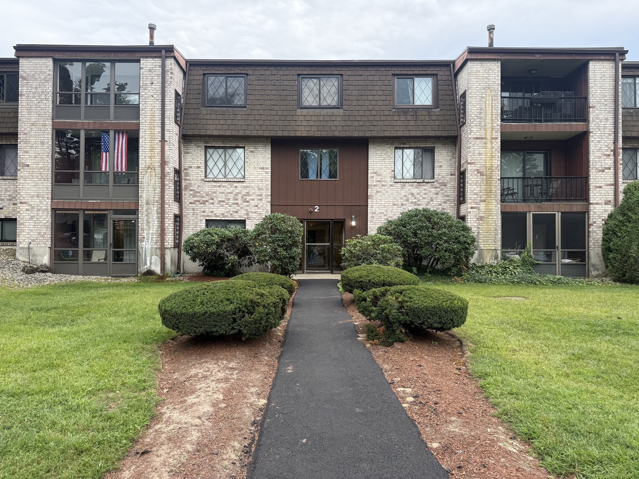 2 Greenbriar Dr # 103 Property Photo 16