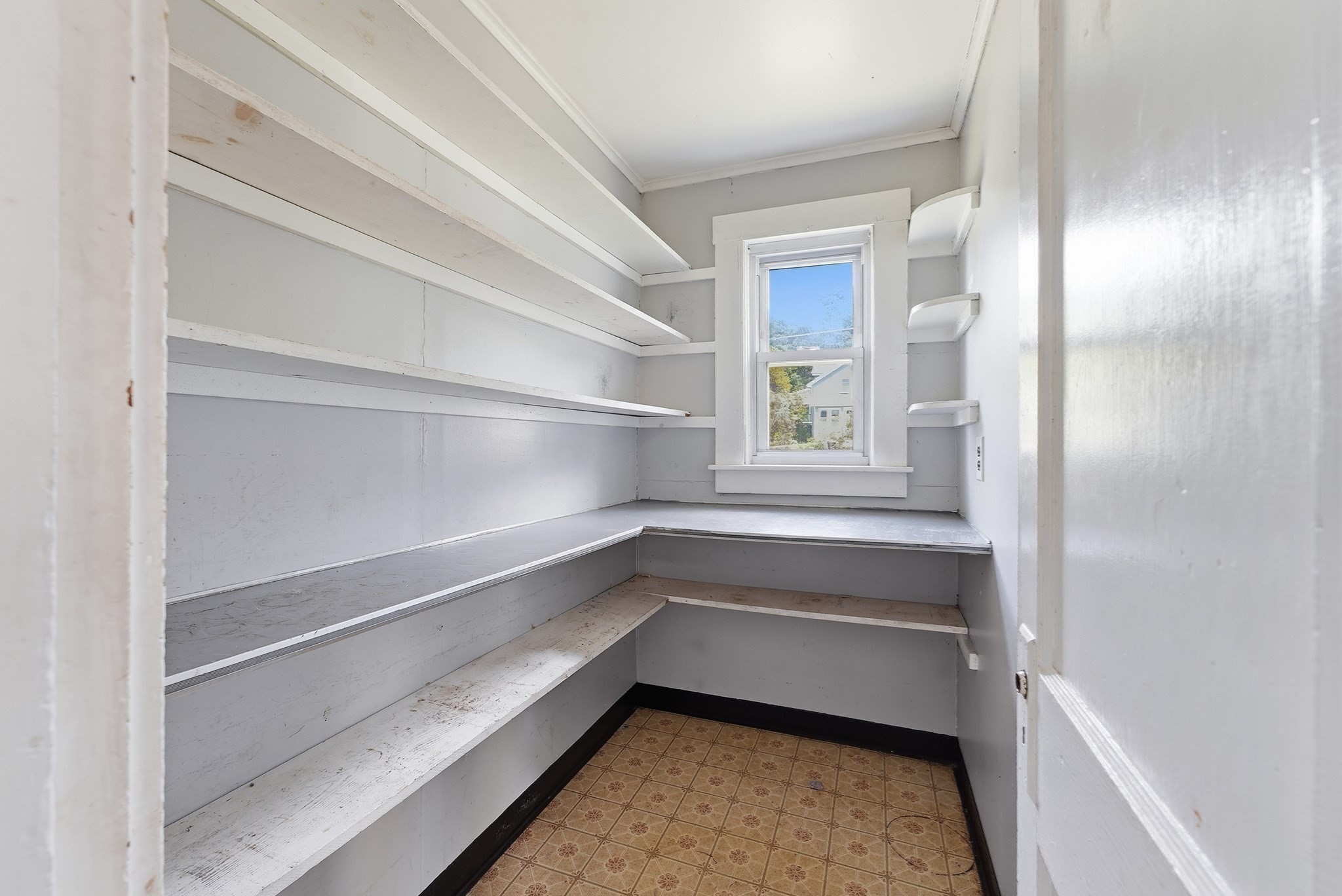 54 Franklin St Property Photo 5