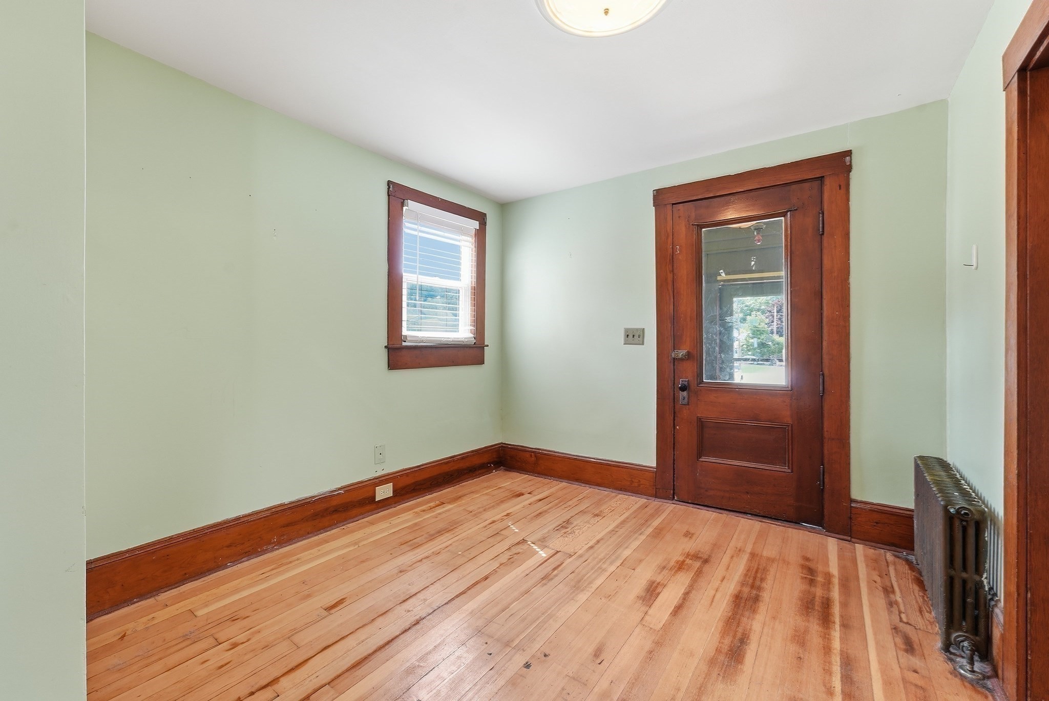54 Franklin St Property Photo 8