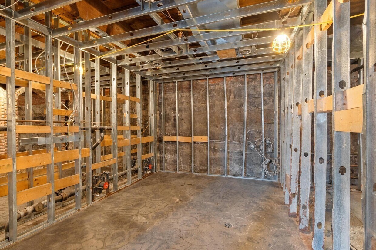 65 Water St Property Photo 13