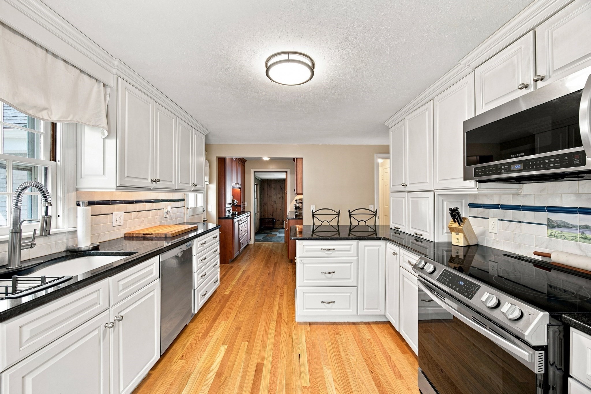 208 Main Street Property Photo 5