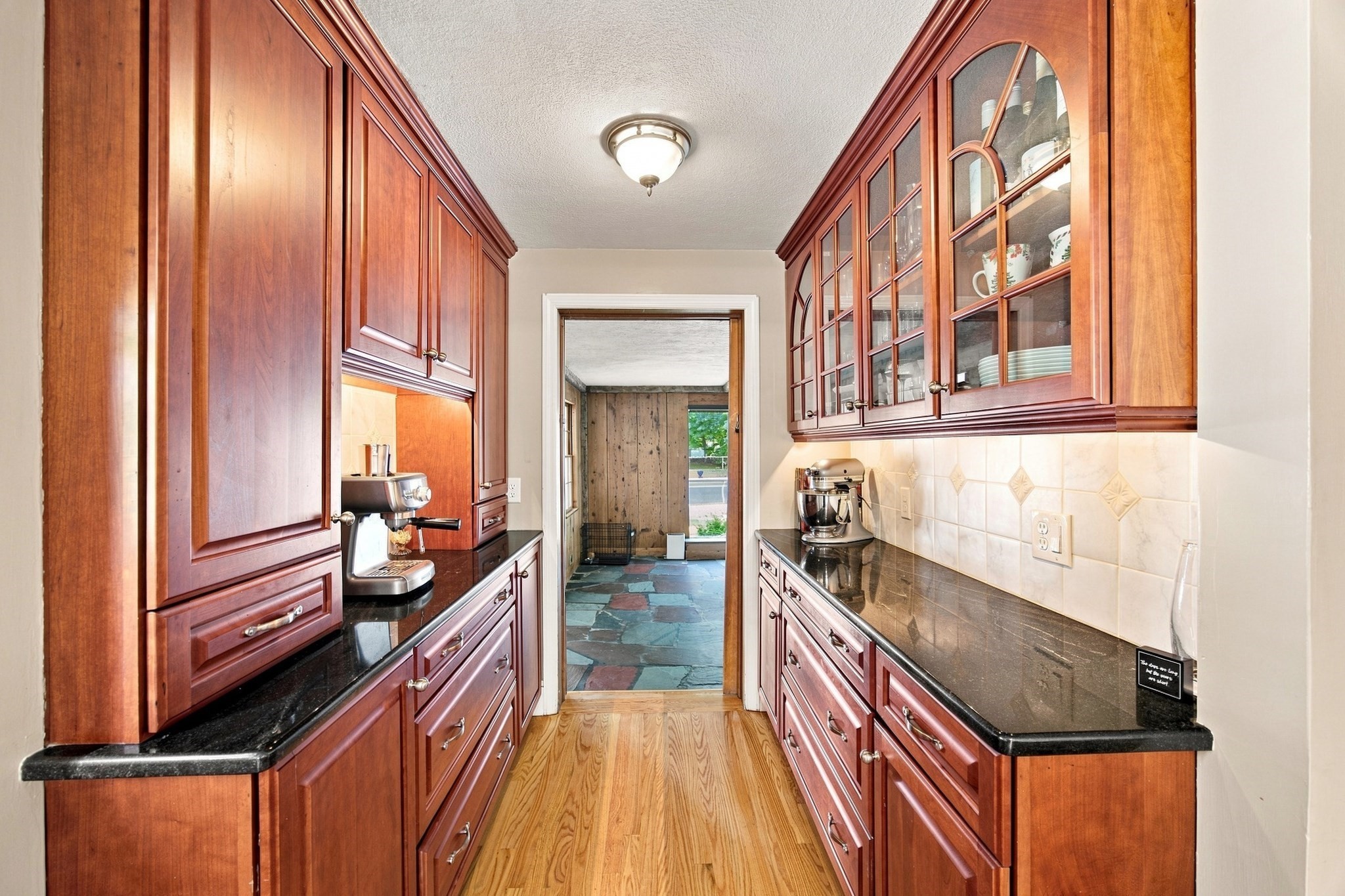 208 Main Street Property Photo 8