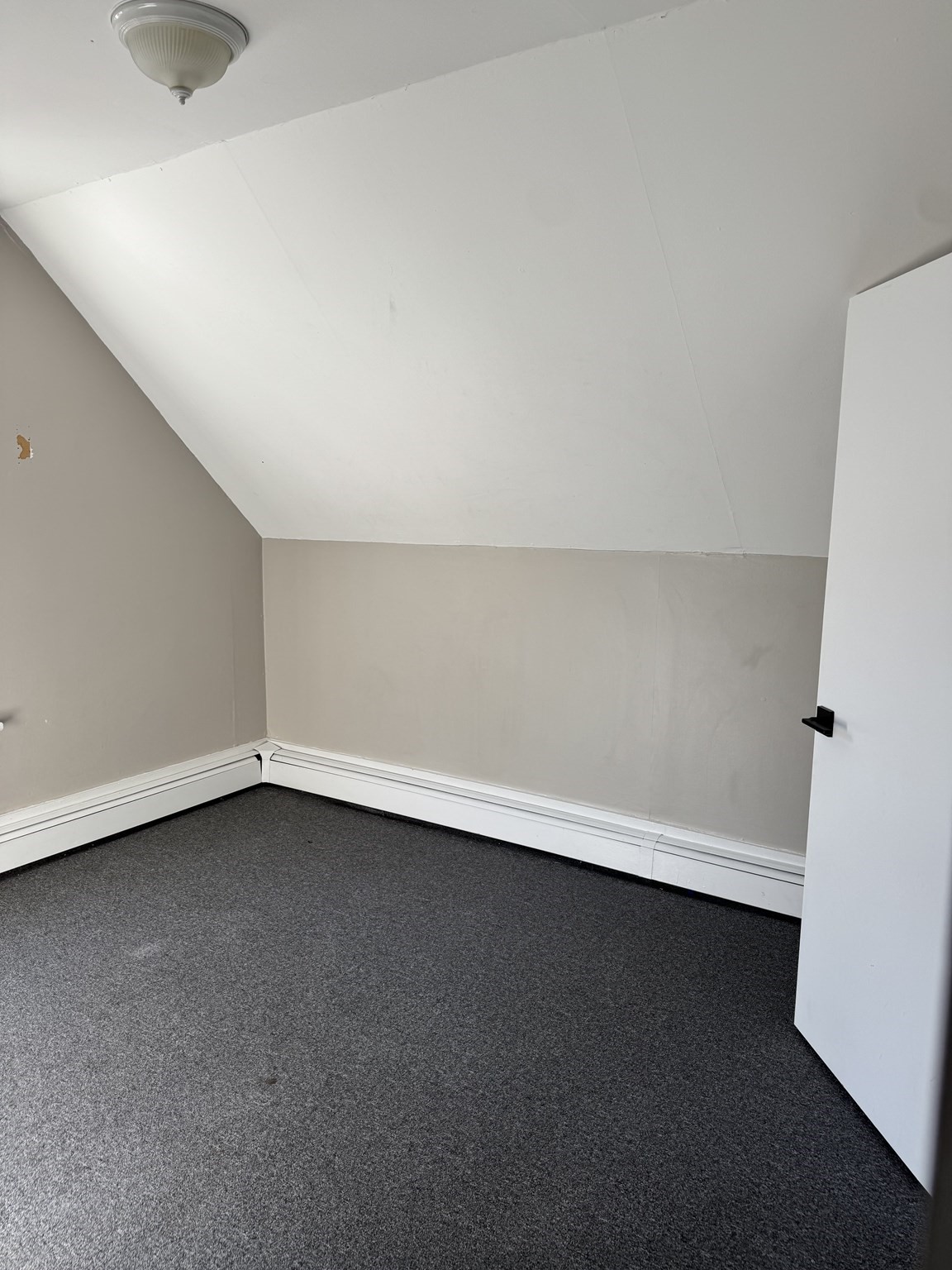 89 E Main St Property Photo 24