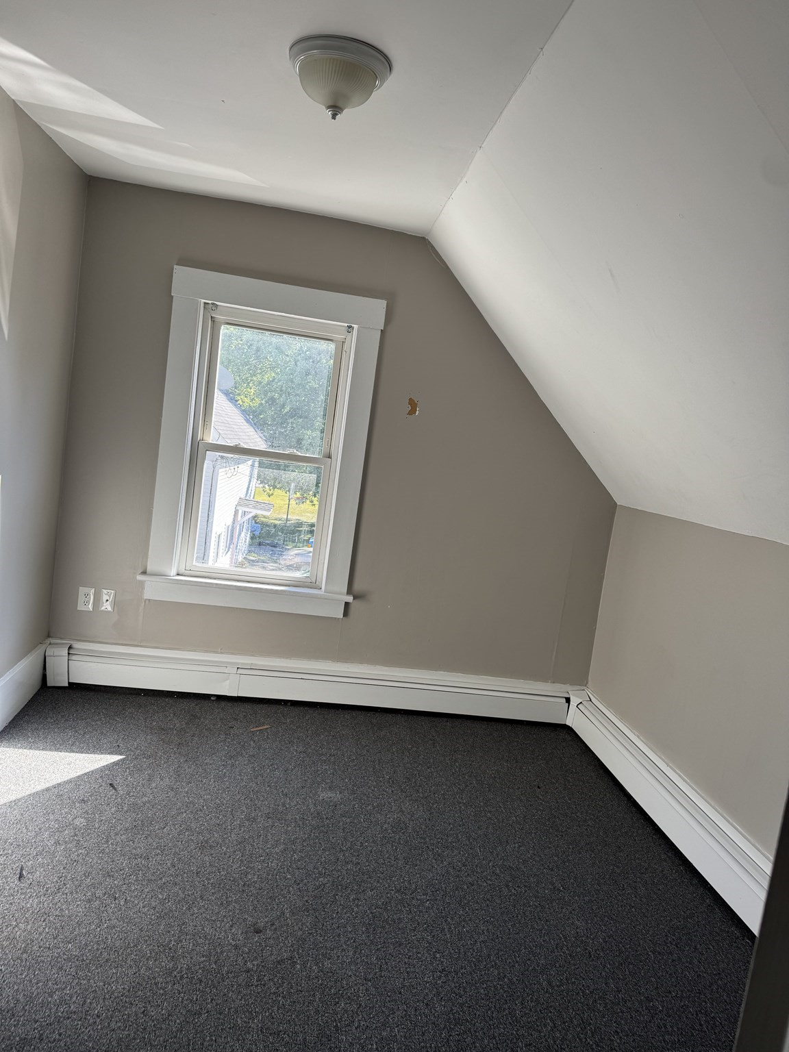 89 E Main St Property Photo 29