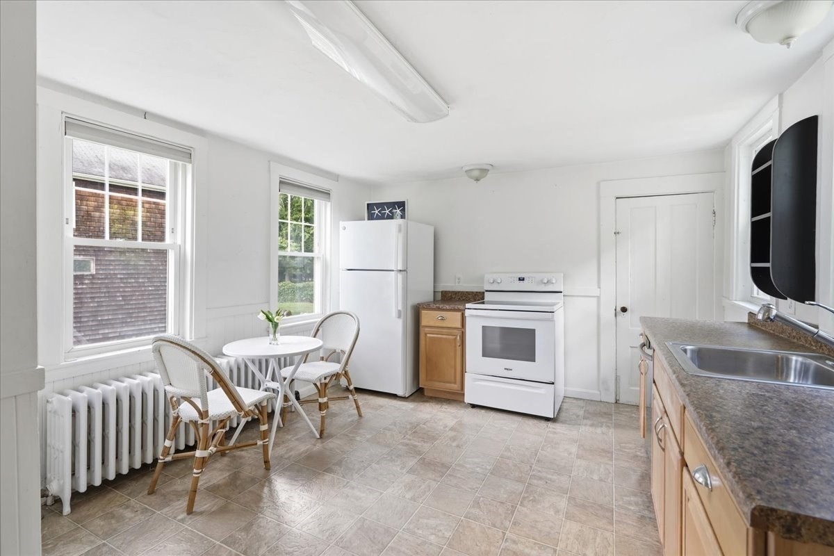 194-196 Hersey St Property Photo 6