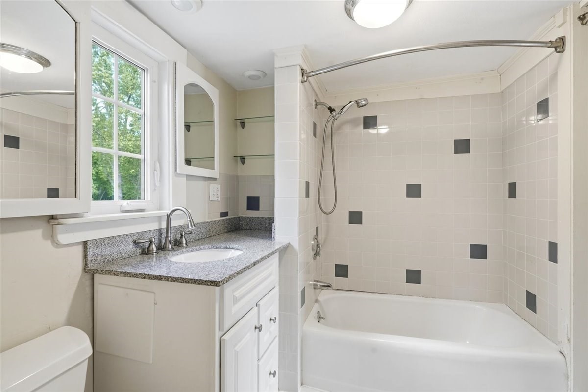 194-196 Hersey St Property Photo 14