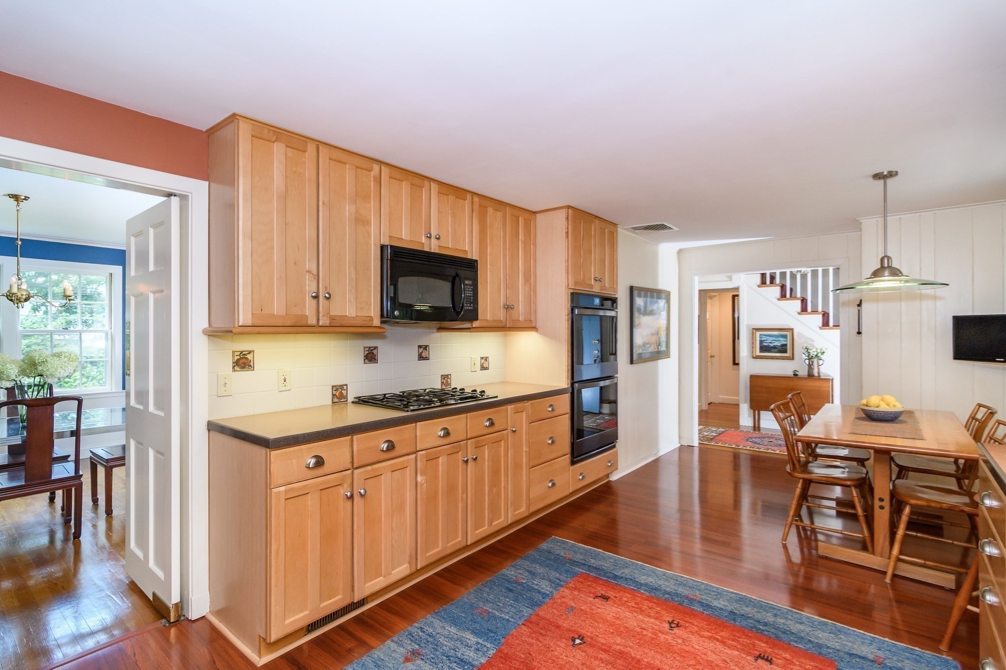 186 Oakland Street Property Photo 7