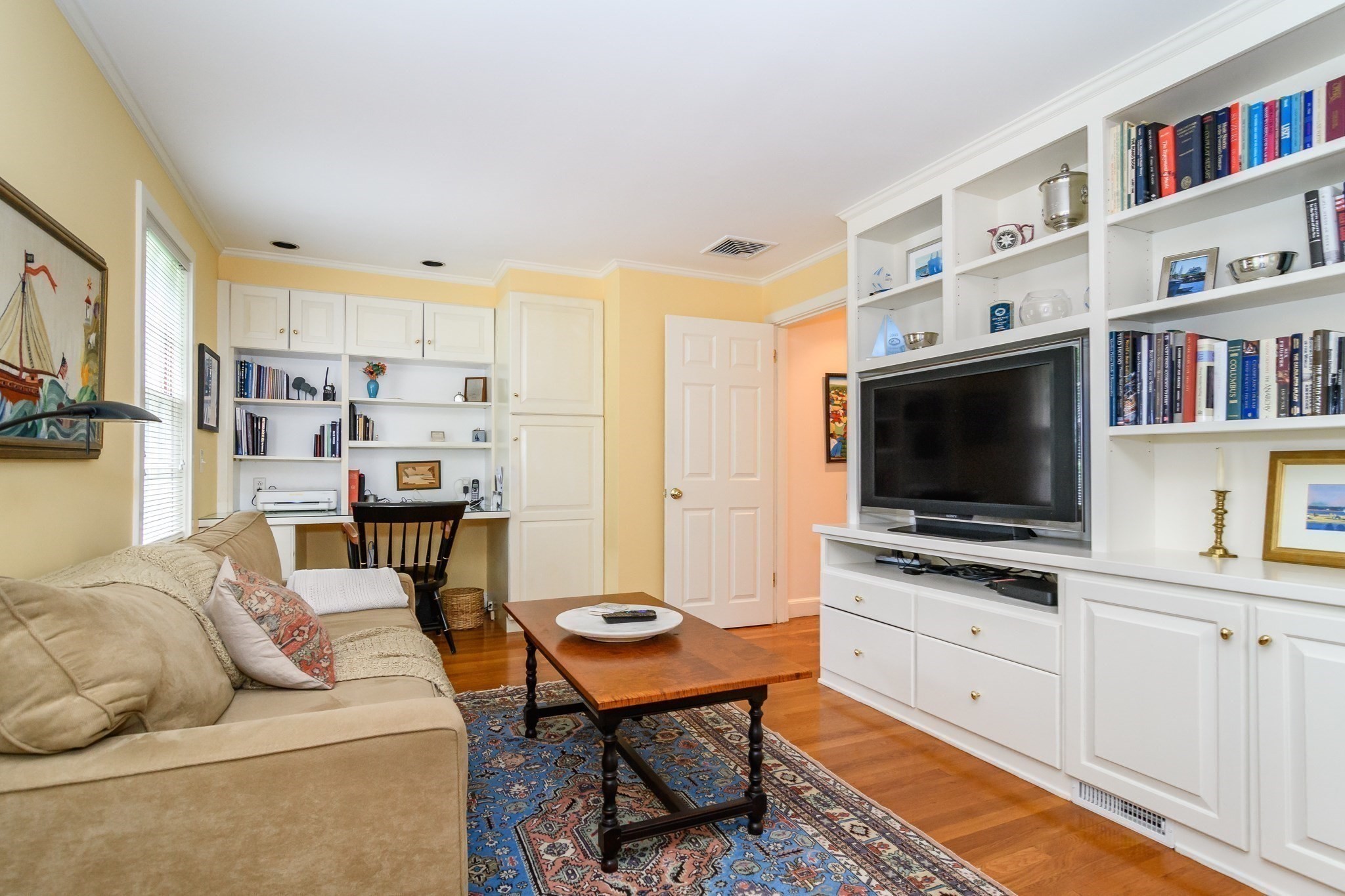186 Oakland Street Property Photo 9