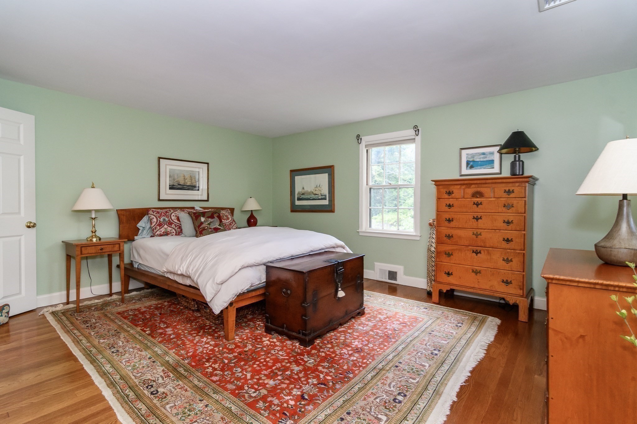 186 Oakland Street Property Photo 10