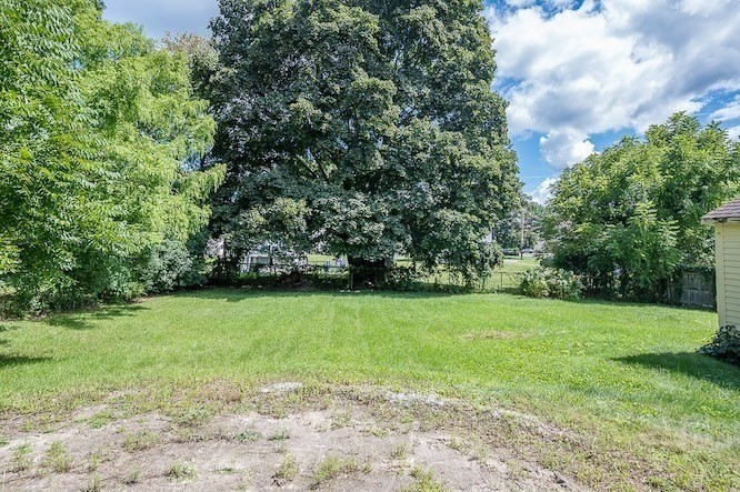 317 Oxford St N Property Photo 28