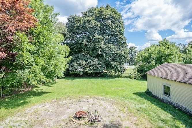 317 Oxford St N Property Photo 31