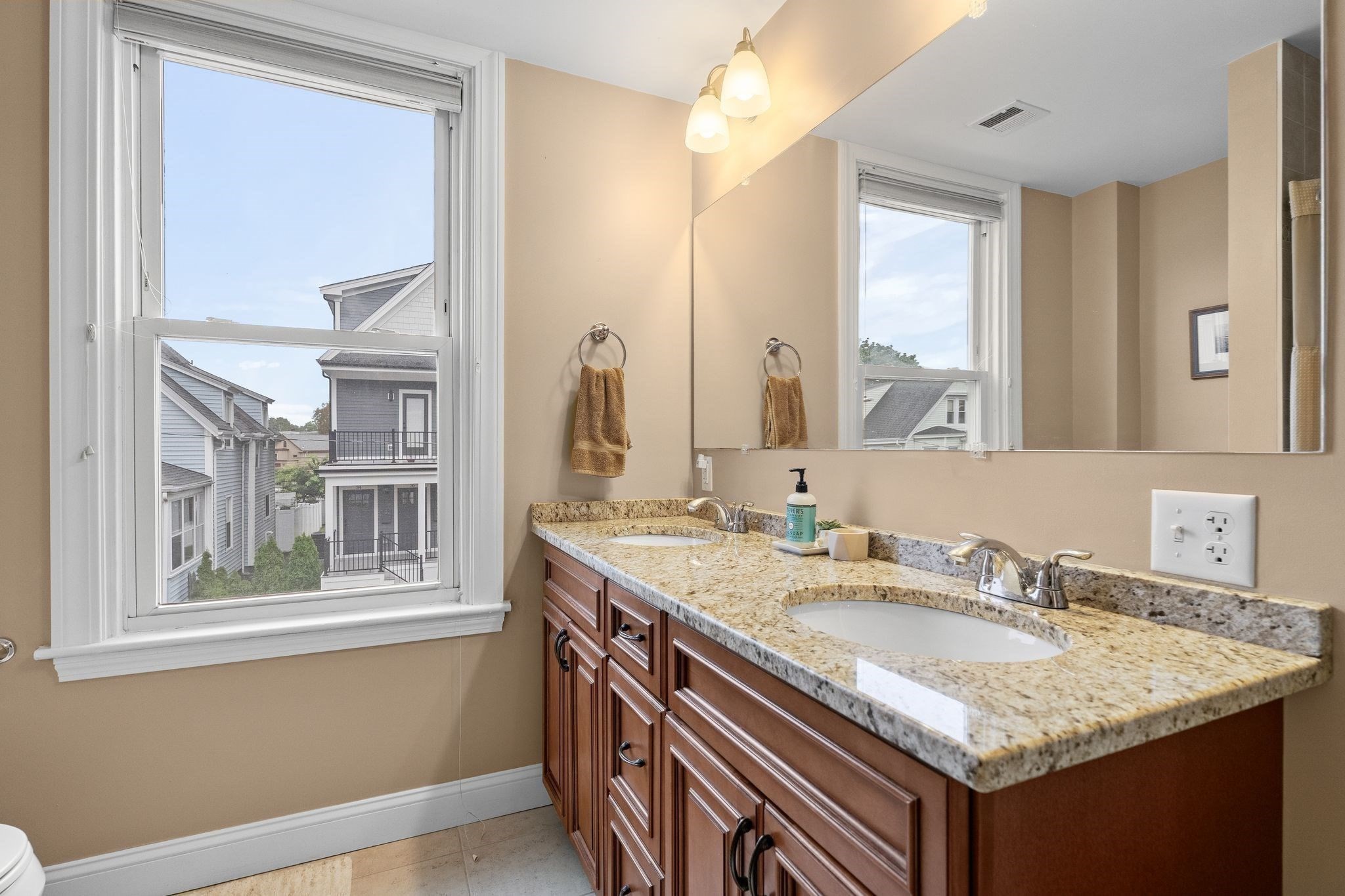 33 Cohasset St # 2 Property Photo 22
