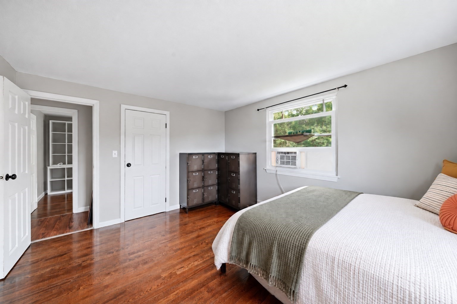 137 John A Dunn Memorial Dr # 5 Property Photo 1