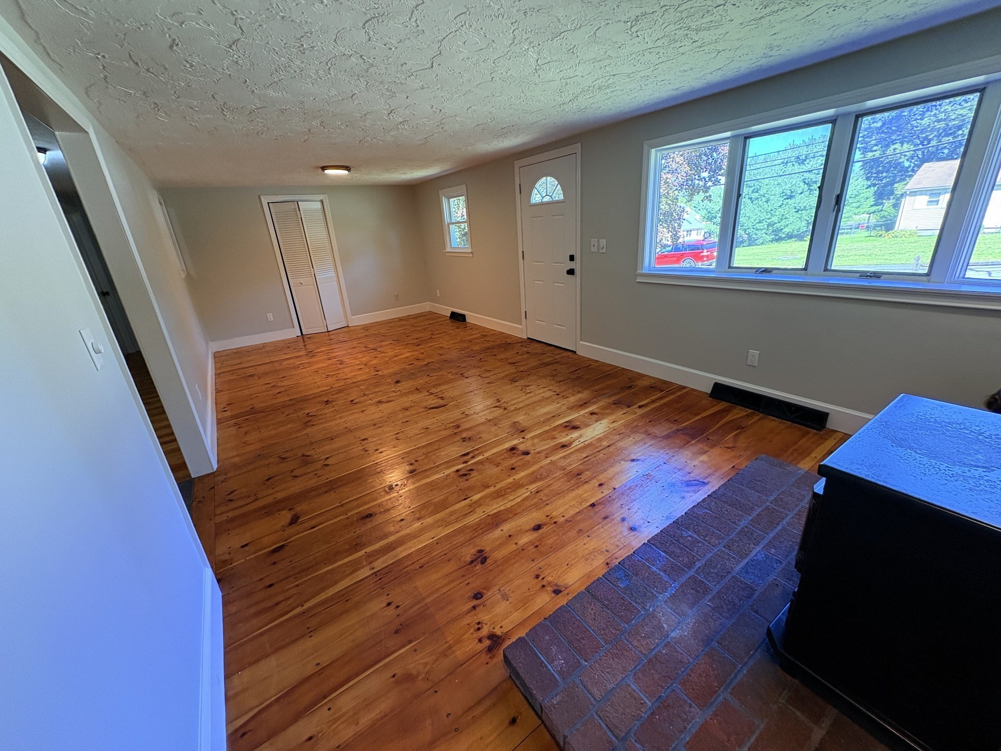 38 Frank St Property Photo 5