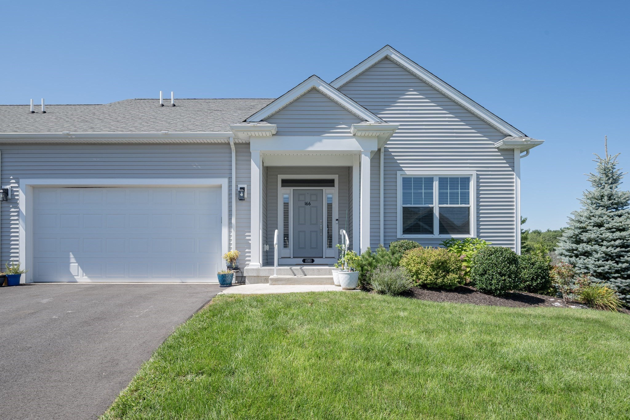166 Stone Hill Dr # 166 Property Photo 1
