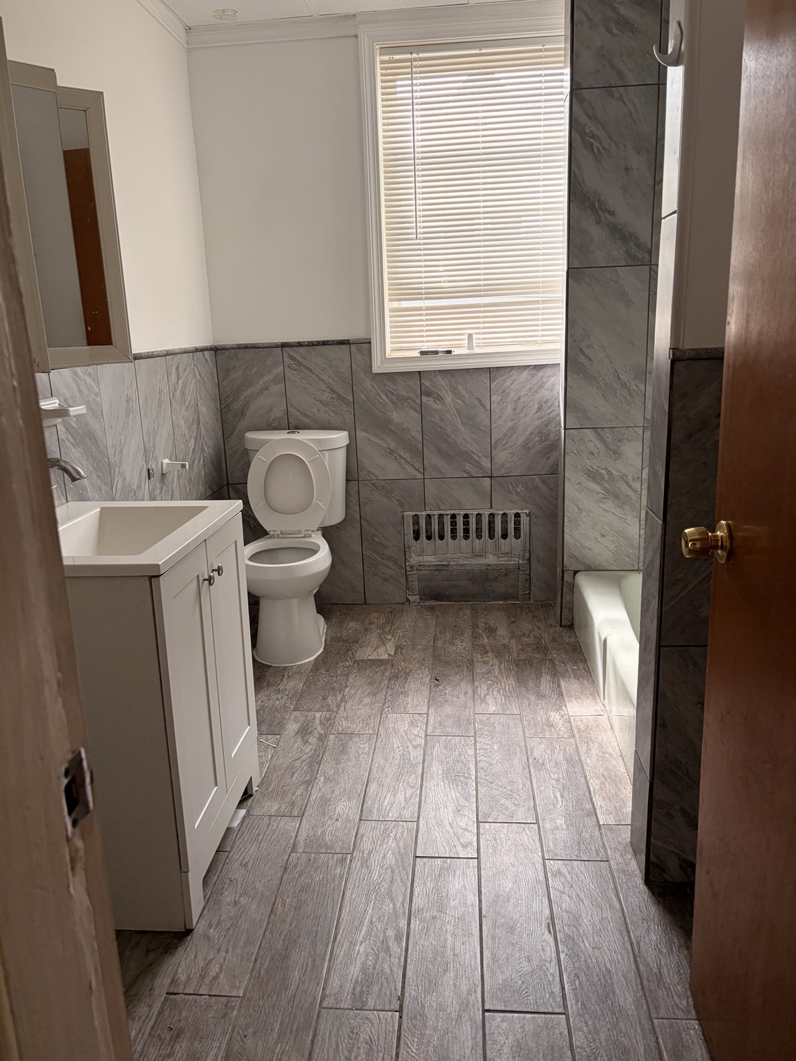 28 Aspinwall Rd # 2 Property Photo 6