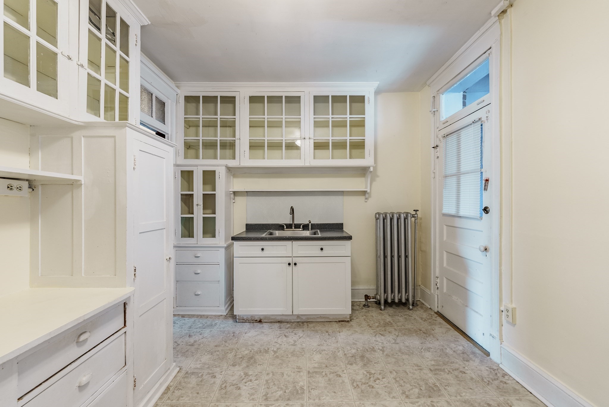 39 O'connor Ave # 2r Property Photo 6