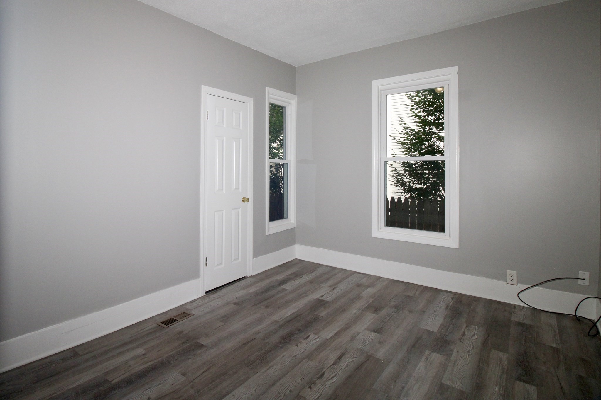 129 Catharine St Property Photo 10