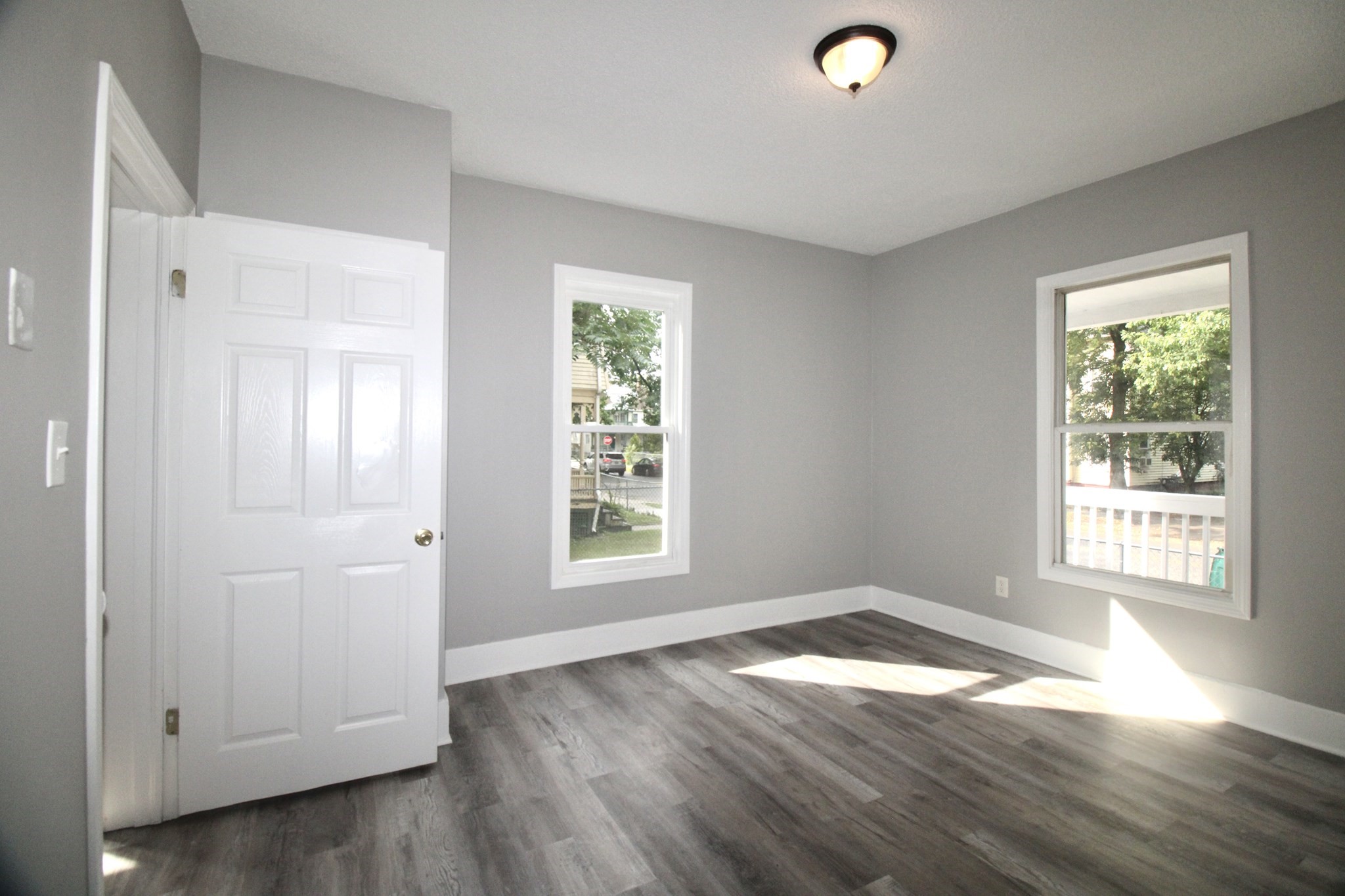 129 Catharine St Property Photo 12