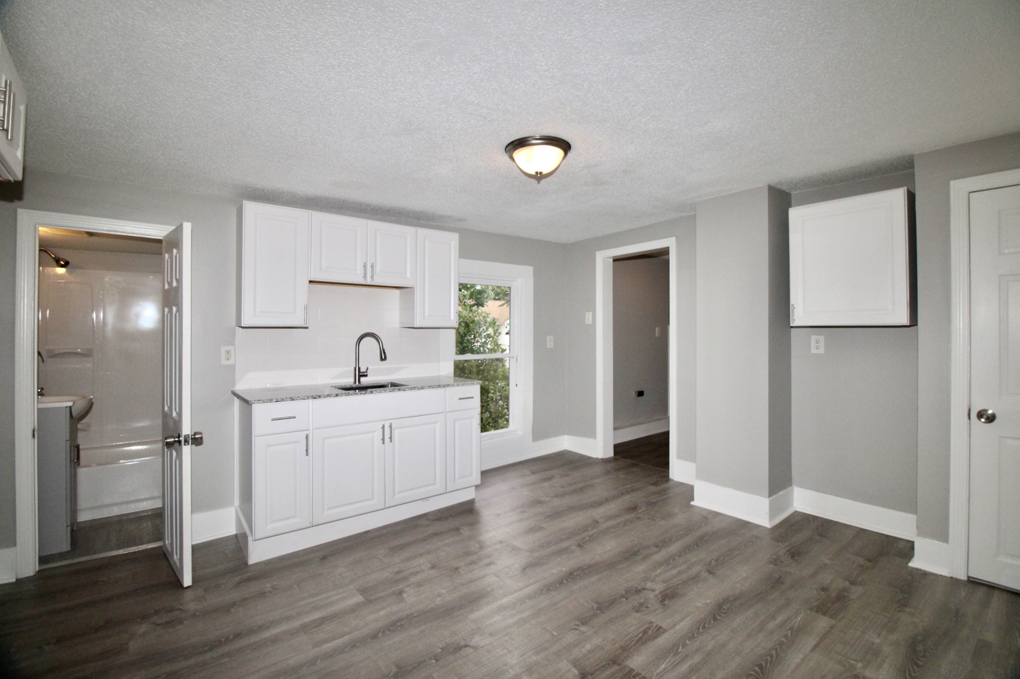129 Catharine St Property Photo 19
