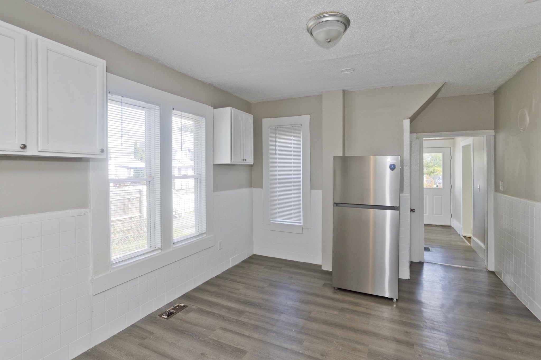 30 Hawthorne St Property Photo 5