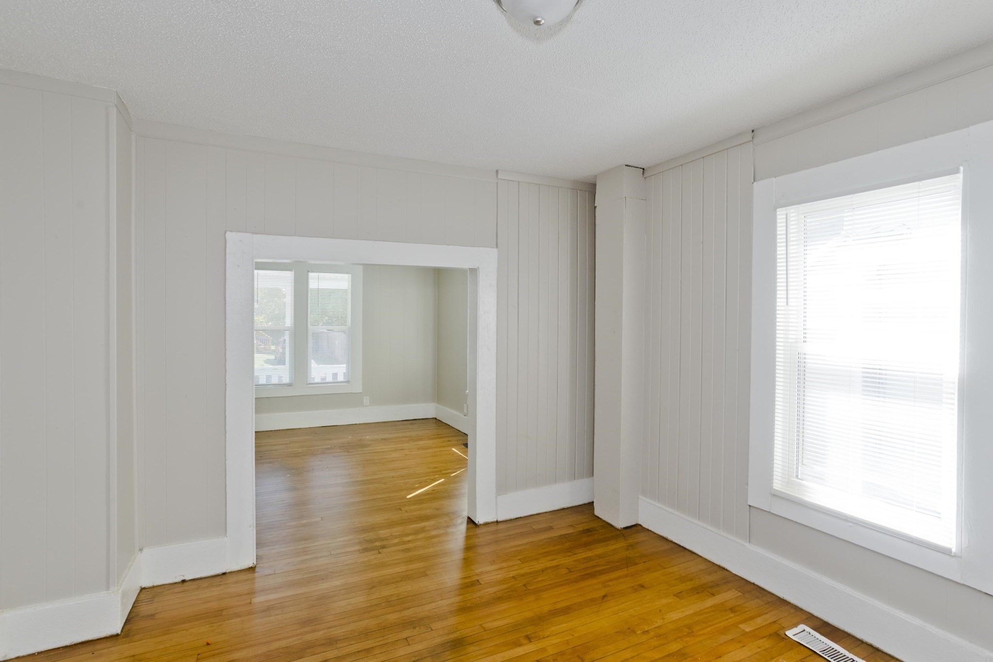 30 Hawthorne St Property Photo 6