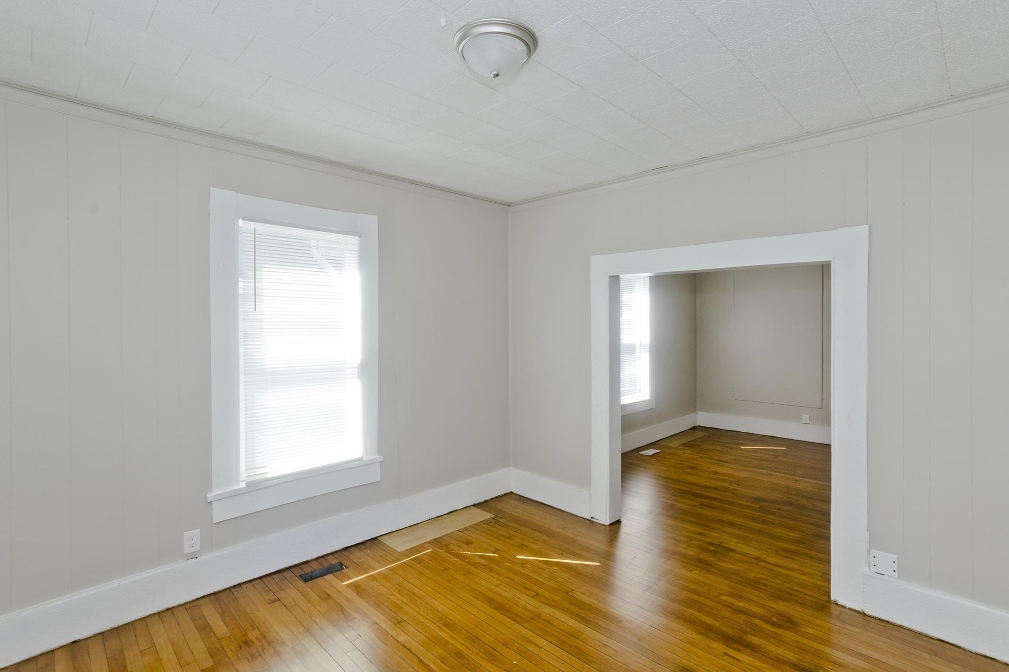 30 Hawthorne St Property Photo 8
