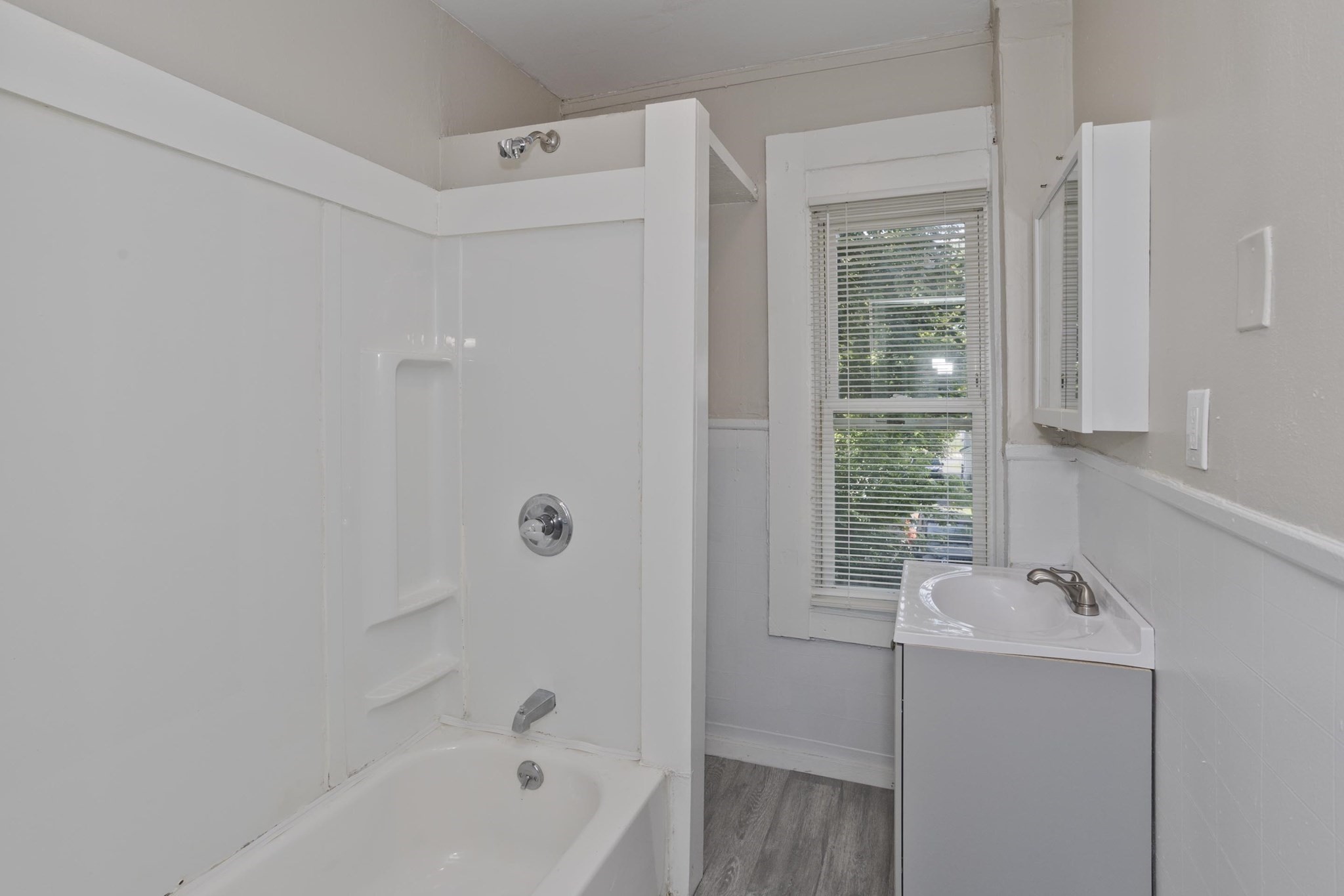30 Hawthorne St Property Photo 11